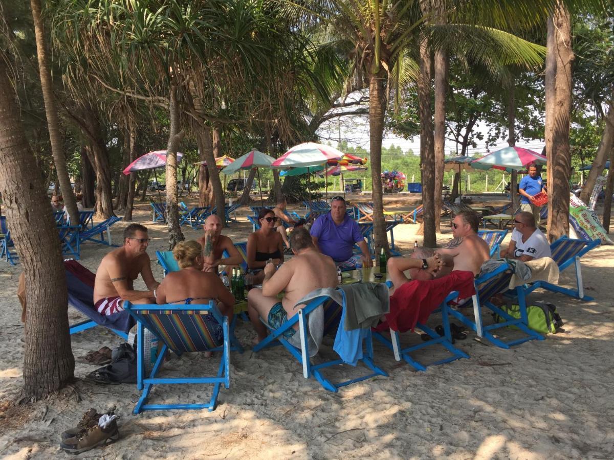 Harry'S Beach Club Ban Phe Exterior foto