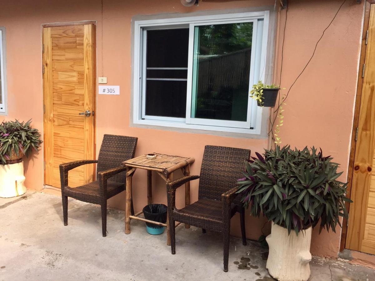 Harry'S Beach Club Ban Phe Exterior foto