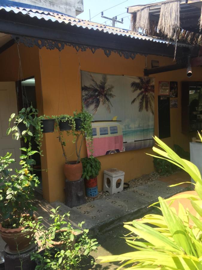 Harry'S Beach Club Ban Phe Exterior foto