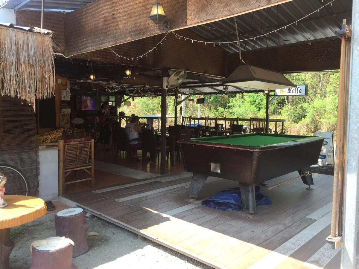 Harry'S Beach Club Ban Phe Exterior foto